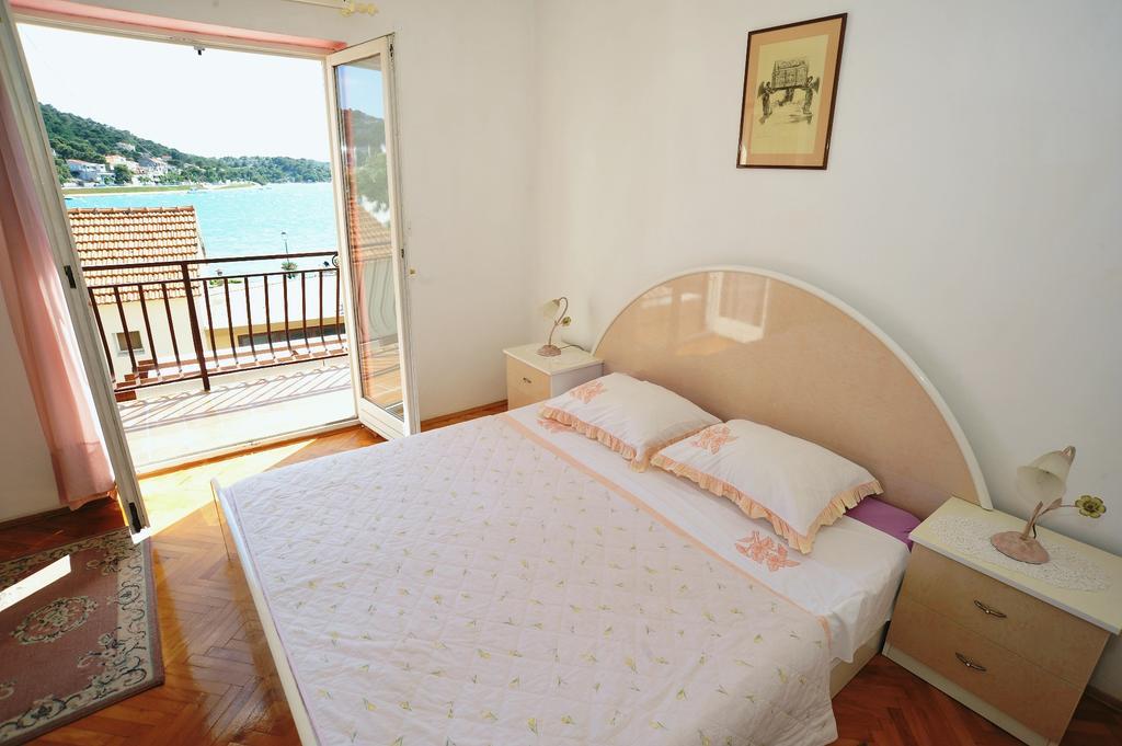 Apartments Ivan Spadina Tisno Zewnętrze zdjęcie